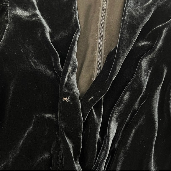 Banana Republic Velvet Twist-Front Deep-V Mini Black Dress 4 Tall NWOT - Picture 14 of 16